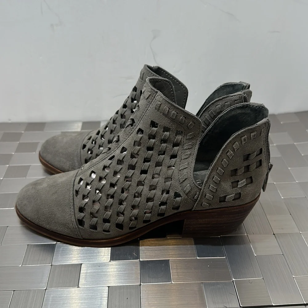 Vince‎ Camuto #299